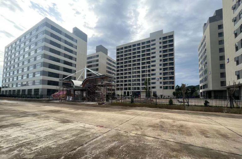 博罗全新15万平花园式精装厂房10元起租