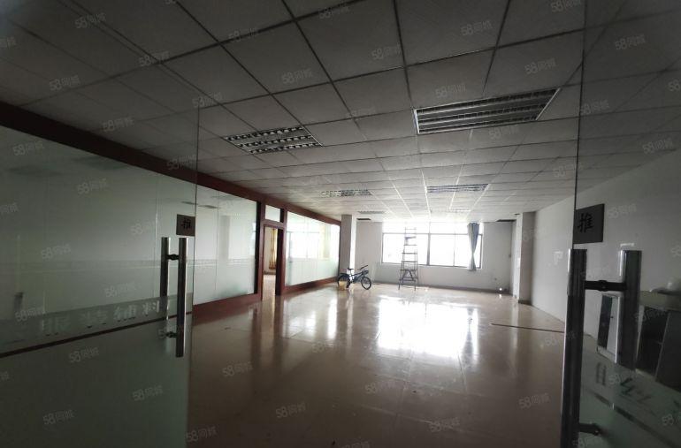 电子电工看过来 950平现成装修地坪漆办公室