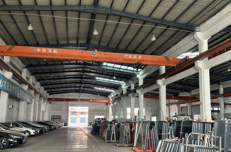 13块！独门独院9000平滴水10米带4部行车厂房仓库出租。