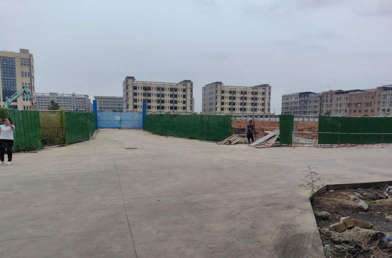 滴水11 带行车 单一层轻钢结构 2000平起租 国道边