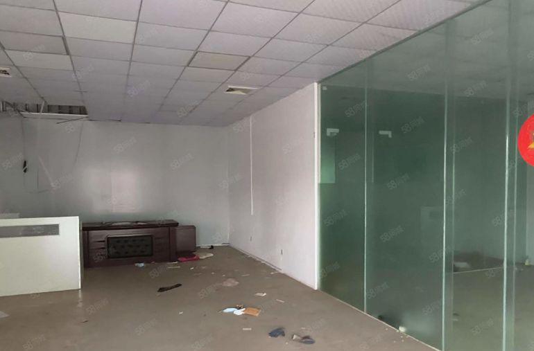 石湾镇中心红本写字楼招租，精装修水电齐全，人流量大，好招工