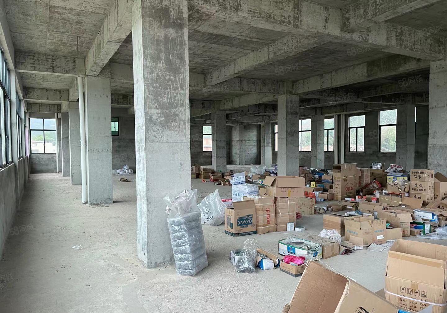 龙溪镇价格便宜全新民房两层1100平方门口空地超大