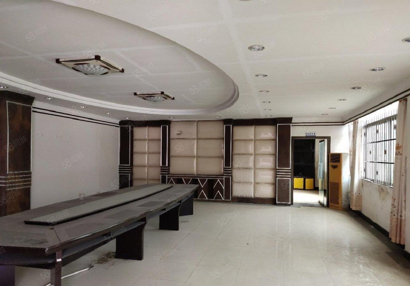 博罗县福达工业园区厂房出租2400平方，水电齐全，带地坪漆。