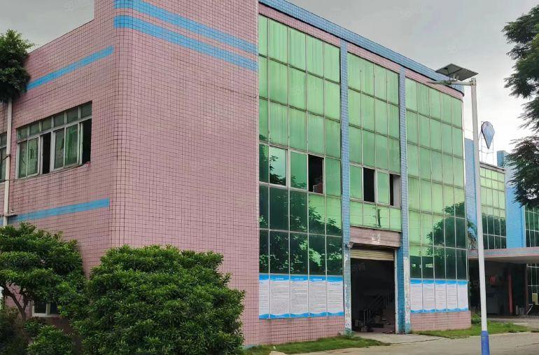 原房东独院只有2层6000平，现成装修办公室，8.8元出租