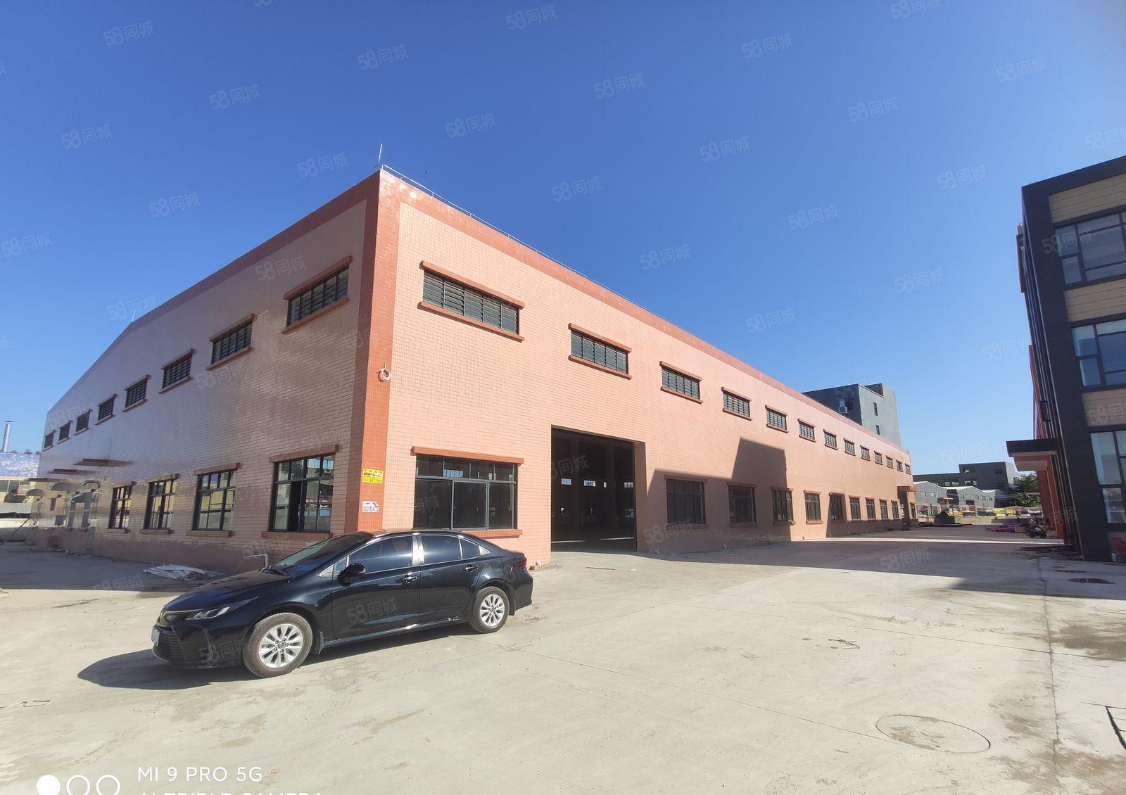 全新砖墙到顶单一层，周围无居民，国土证，交通方便。