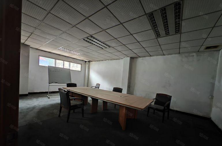 龙溪国道旁新出原房东实地面积出租厂房，带办公室豪华装修