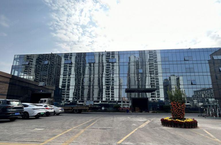 13块！独门独院9000平滴水10米带4部行车厂房仓库出租。