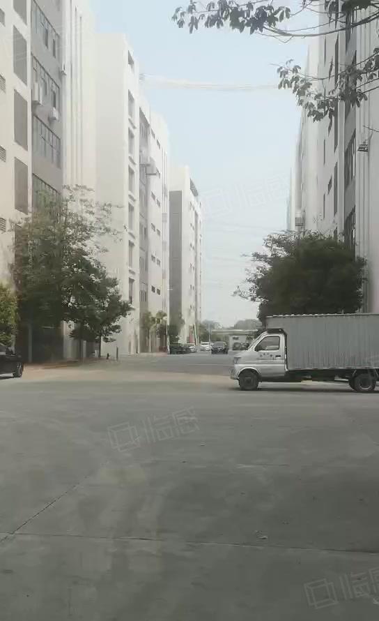 石湾镇 大型园区新出原房东楼上1000平厂房出租 带豪华装修