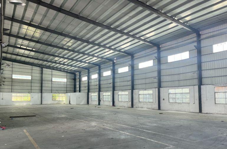 急租园洲本地阿叔新出独院，周边没有居民空地非常大适合各行各业