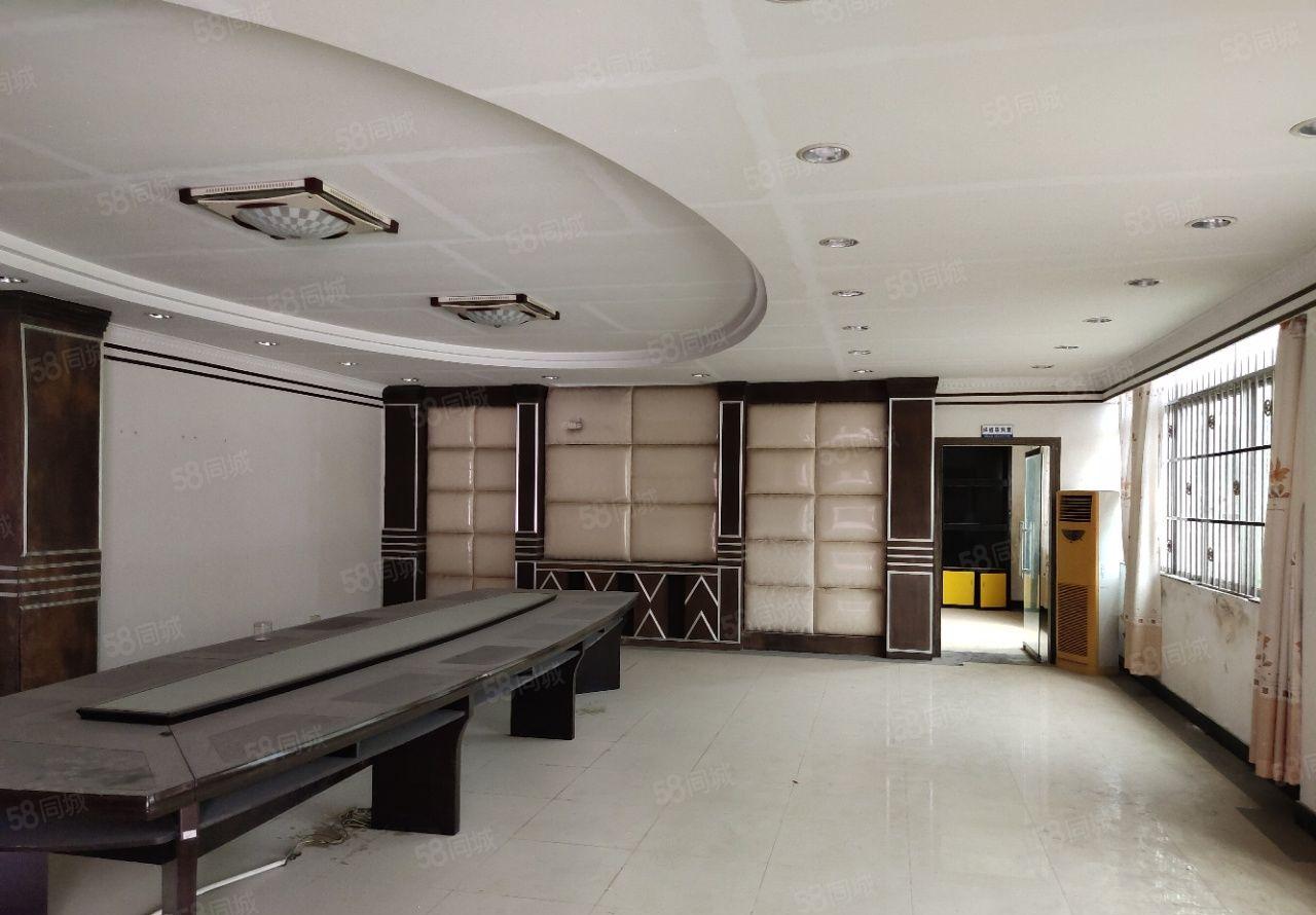 博罗县福达工业园区厂房出租2400平方，水电齐全，发地坪漆。