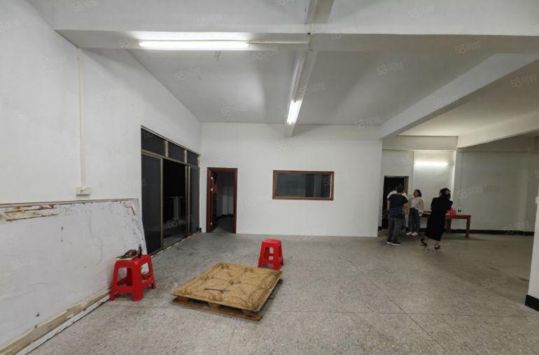 园洲企石桥新建厂房每层650平，有2吨货梯，水电齐全