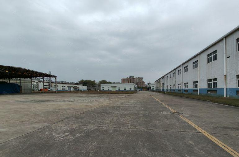 业主招租！滴水12米30000平方红本厂房仓库出租 现成航车