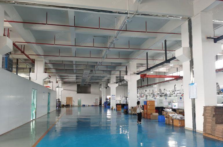 年底急放临莞工业园2吨航车精装修环氧地漆2200平低价出租