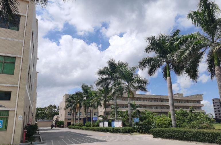 长宁双龙大道附近花园厂房，消防配套设施齐全，带货梯，交通便利