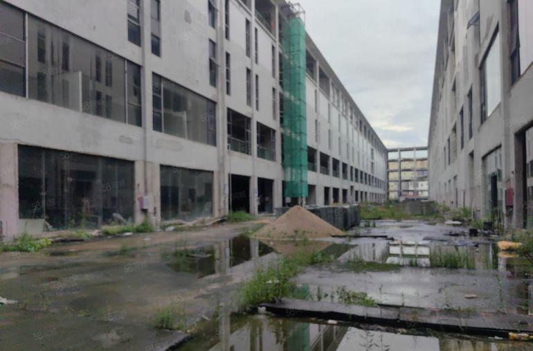 龙溪厂房出租 2000起租有空地有停车场