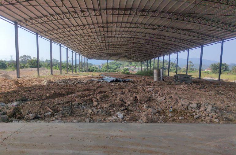 钢结构 中空 高11 无承重墙 周边无人