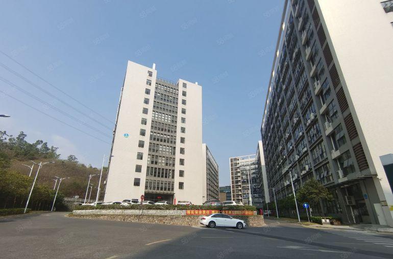 龙溪楼上精装厂房2000出租仓库办公带装修水电齐全到位8元放