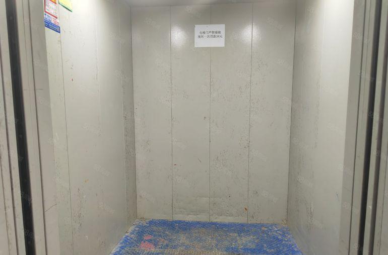 园洲新出原房东标准楼1080，有货梯