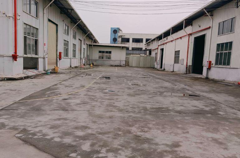 园洲原房东独院厂房出租2700平，证件齐全空地超大，价格便宜