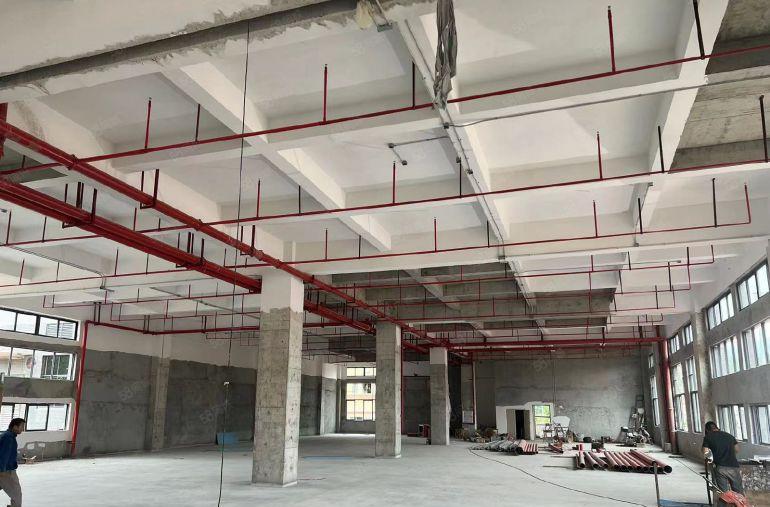 全新厂房10块钱房东负责装修拉水电做地坪漆