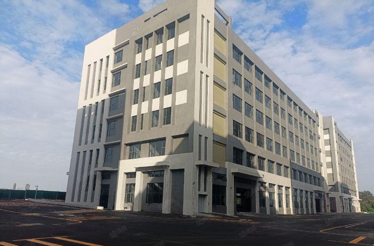 经典独门独院，近高速路口，水电全通好招工，半年免租