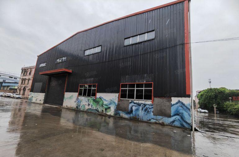 高速路口附近原房东刚刚建好钢构滴水9米