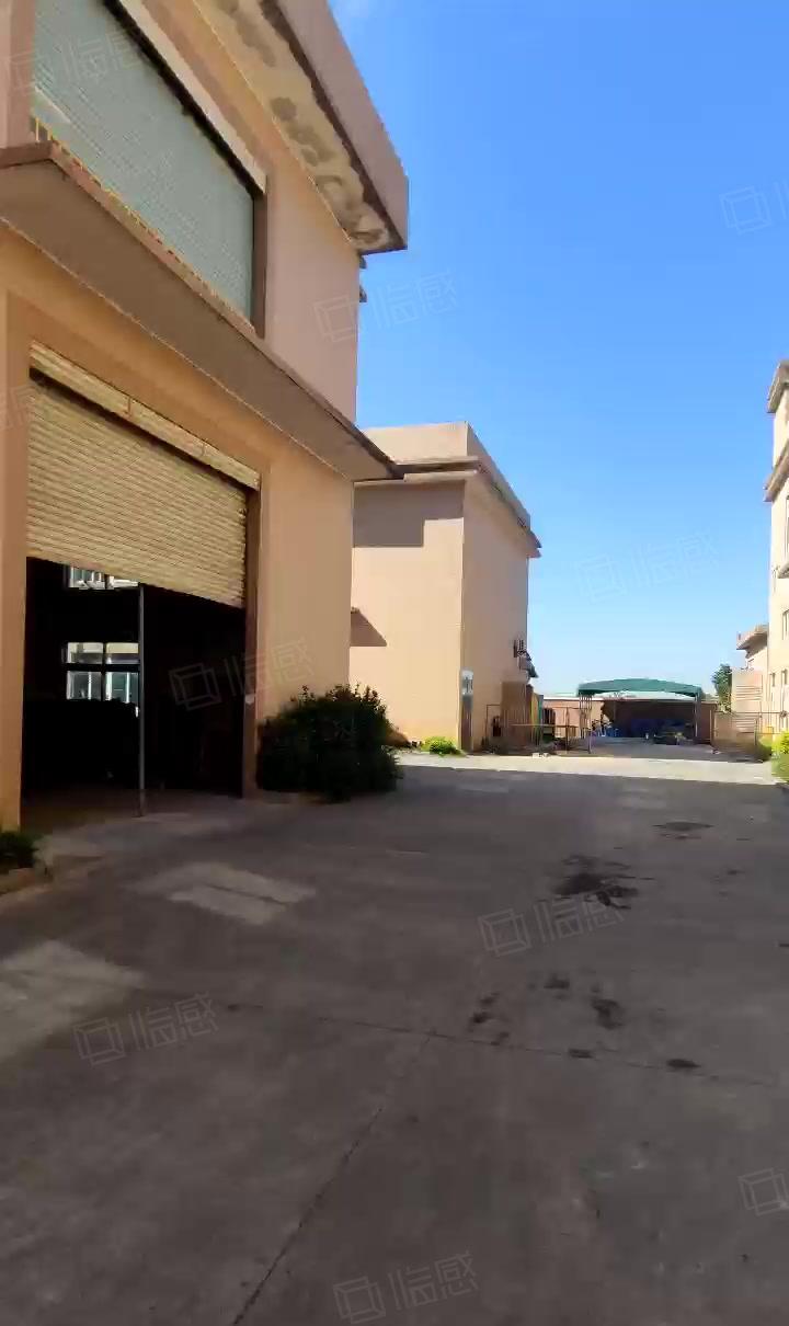 福田镇新出独门独院两层砖墙到顶厂房，红本证件，现成五金环坪。