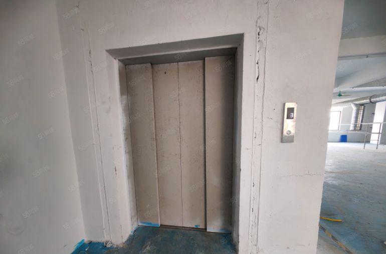 园洲新出原房东标准楼1080，有货梯