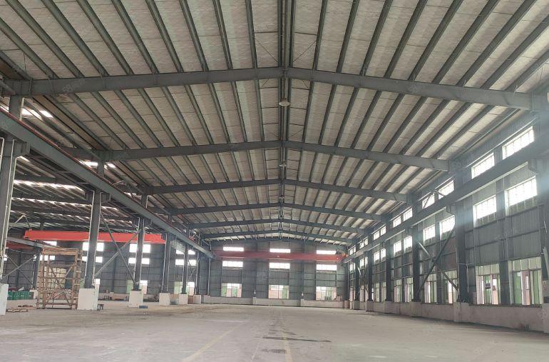 园洲高速口花园式红本工业园区钢结构厂房出租，空地5000平方