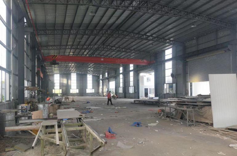 博罗园洲新出1300平方5吨行车厂房出租，有现成办公和宿舍