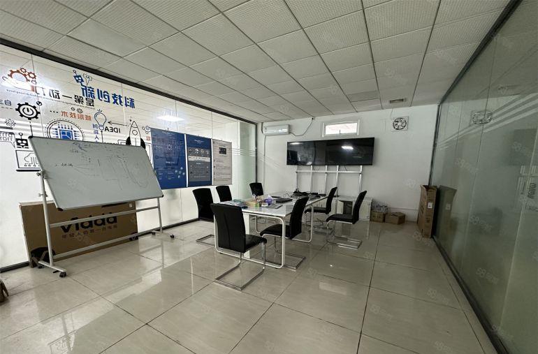 园洲现成装修厂房10元出租水电齐全进场即可生产可分租500