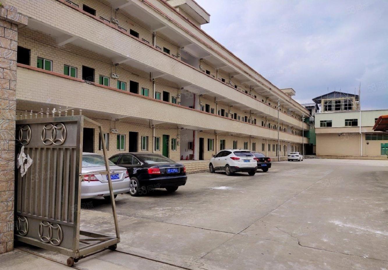 博罗县福达工业园区厂房出租2400平方，水电齐全，带地坪漆。