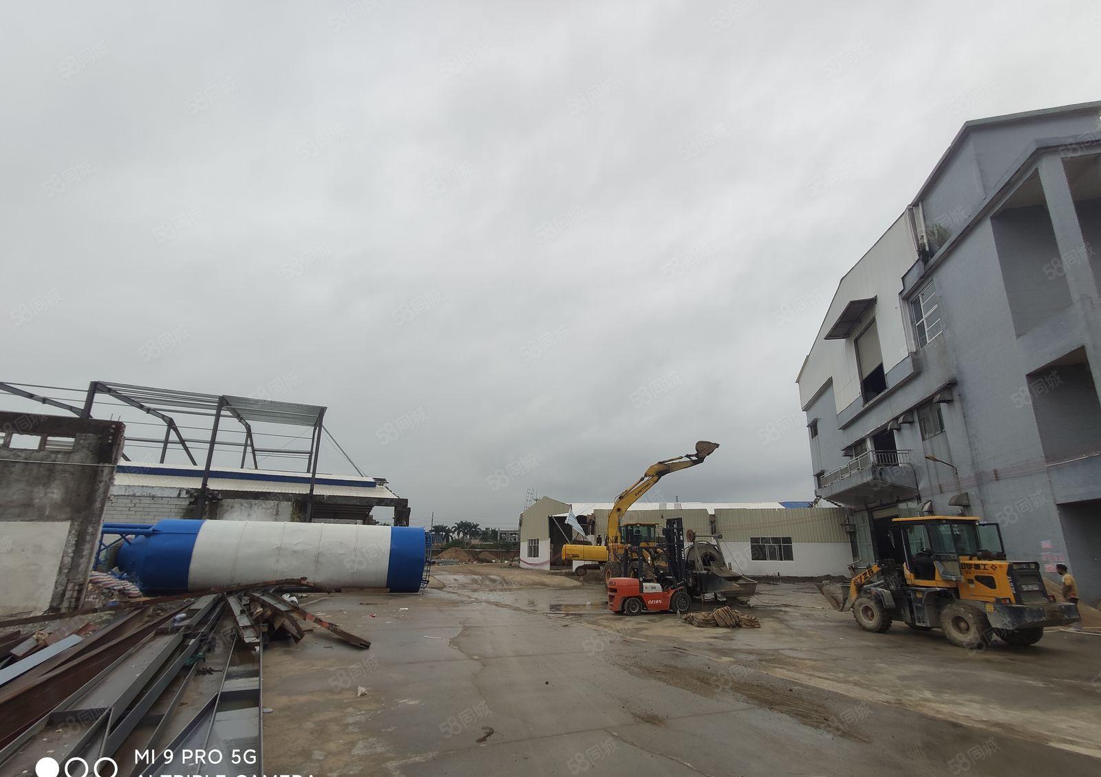 石湾镇新出滴水9米单一层厂房出租，有天然气，红本证件。