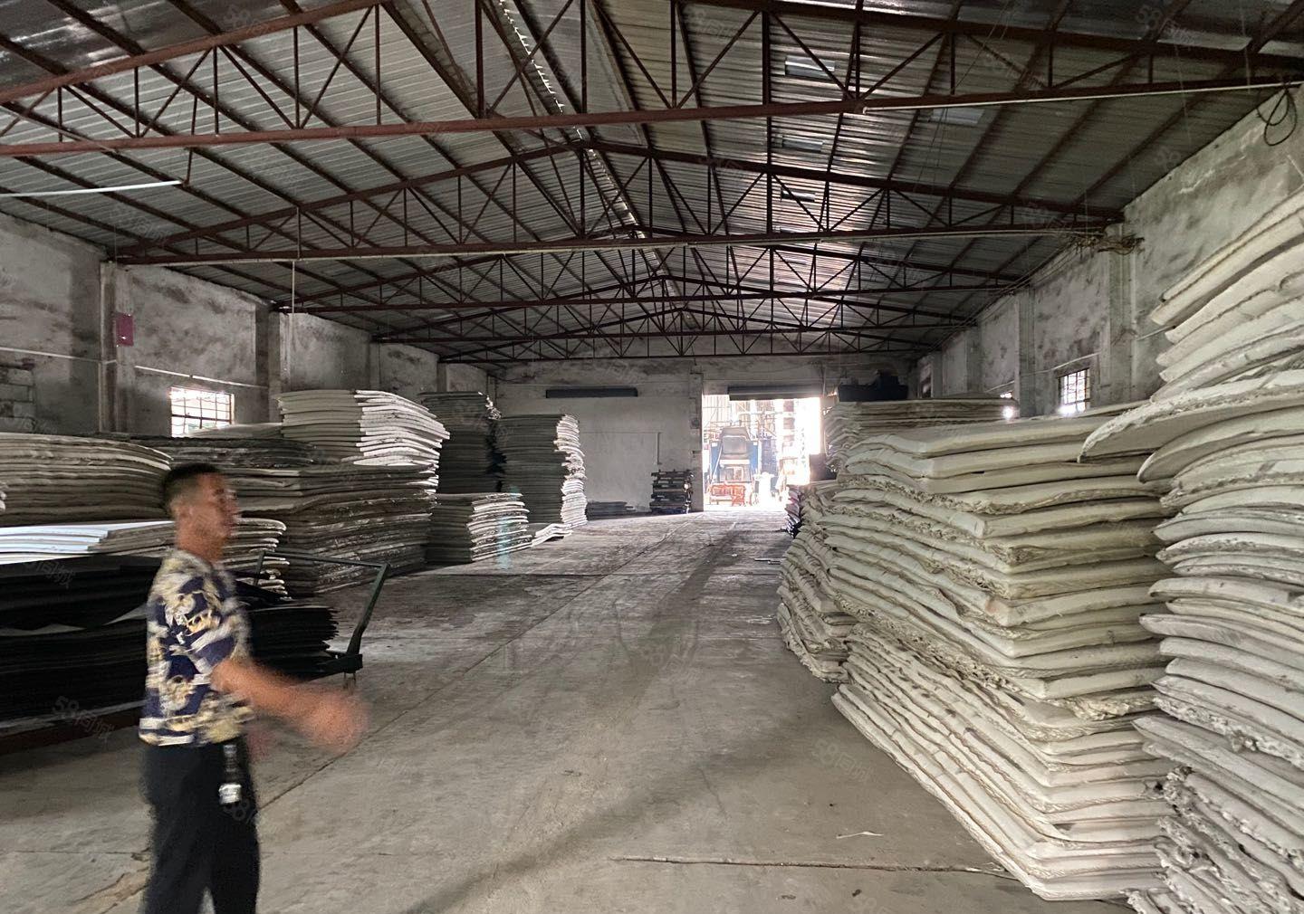 惠东大岭镇繁华地段10000平厂房可分租低价精装修出租