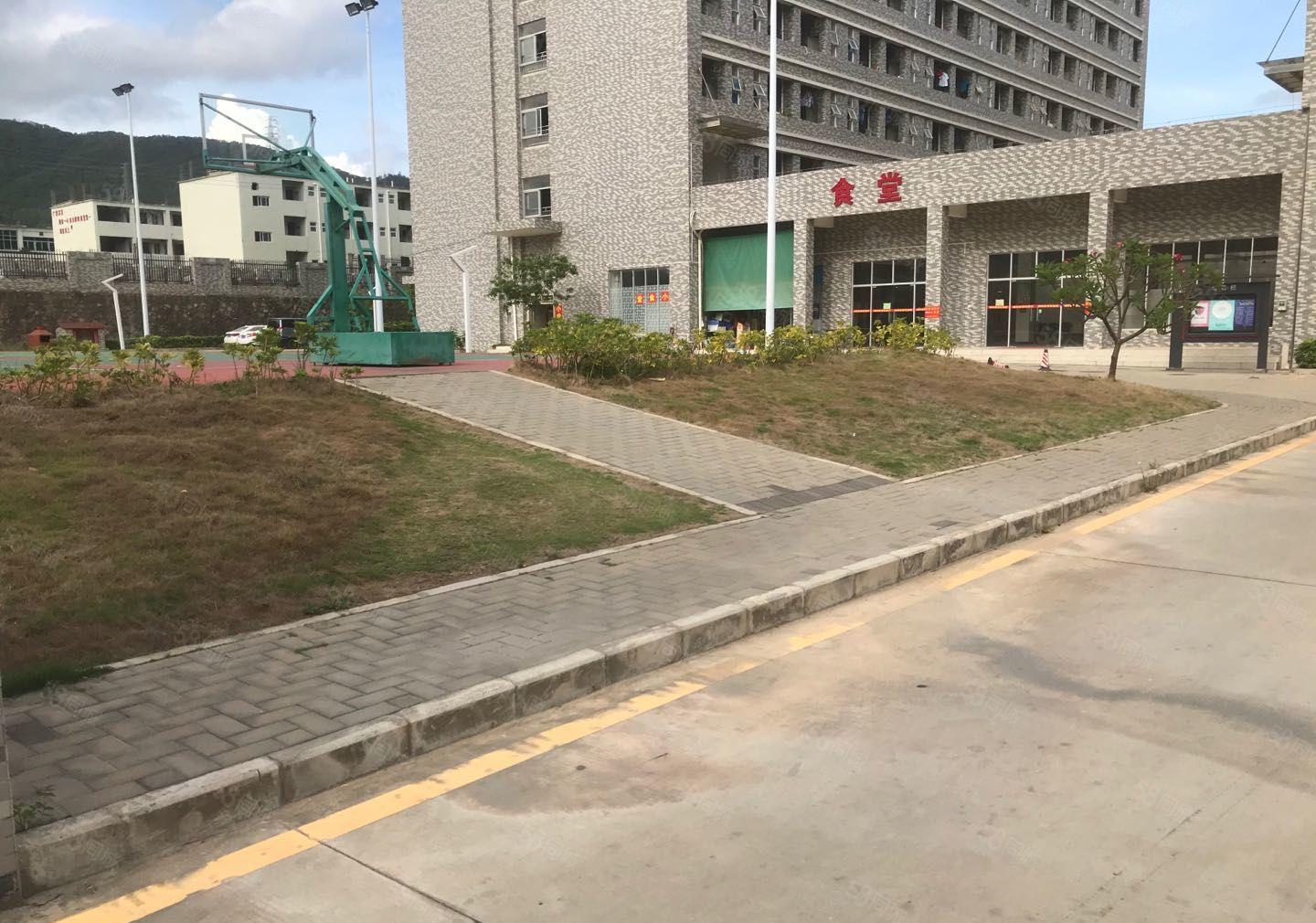 深汕特别合作区10000平原房东标准精装就厂房低价出租