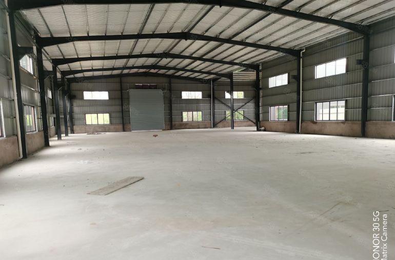 出租大岭沙梨园附近1100平方钢结构厂房，可租一半，单价12