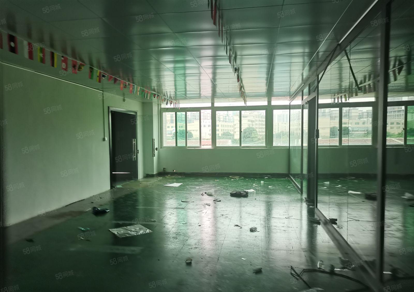 平南高速路口原房东厂房1000平方带无尘车间