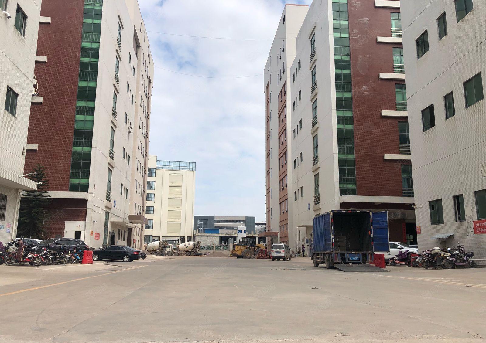 仲恺陈江镇1至3层9000平方标准厂房带航车有装修好的办公室