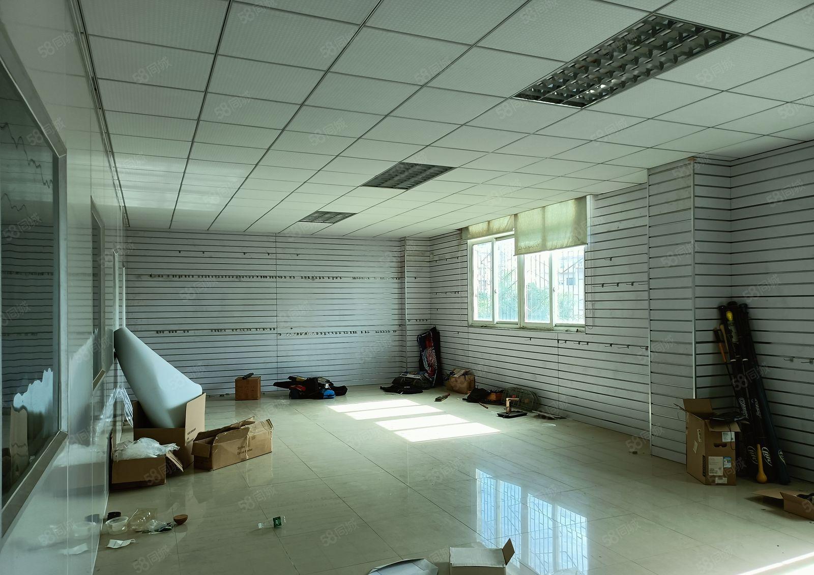 仲恺陈江 平南工业区1000平方带装修厂房仓库出租 免租一年