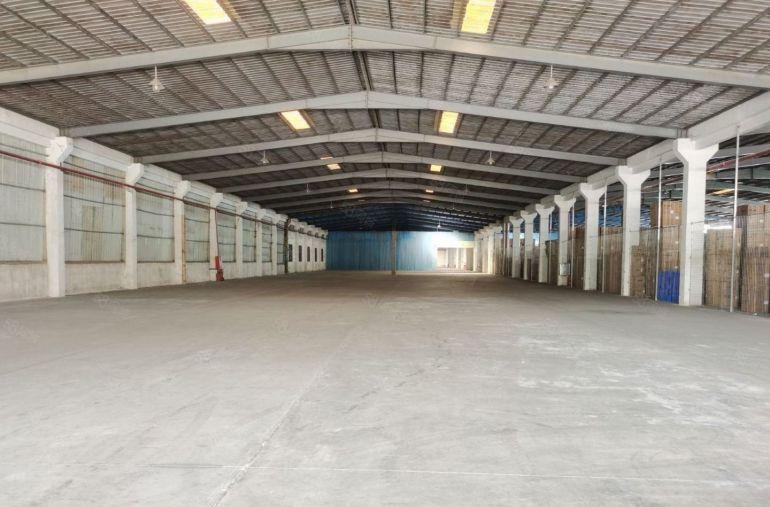 低价陈江滴水8米钢结构6000平方出租空地大平南高速附近分租