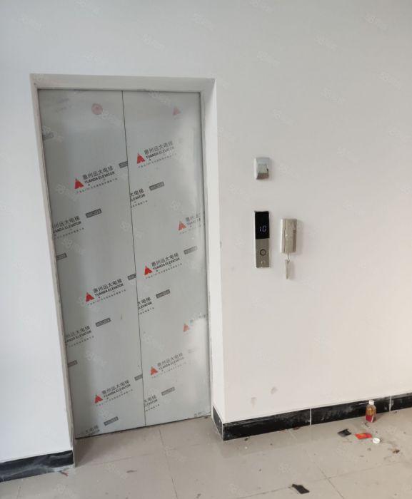 仲恺全新厂房单层面积1600两边三吨货梯一吨客梯 可对半分租