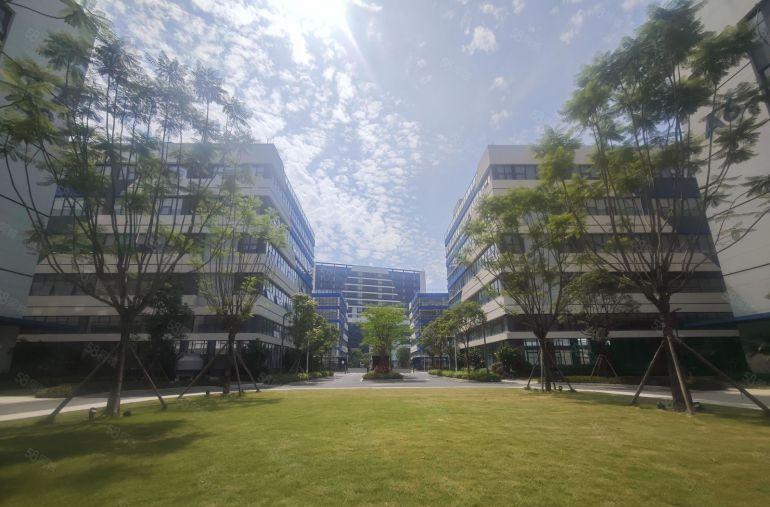 仲恺潼湖6元实际面积含税含管理费1500平方