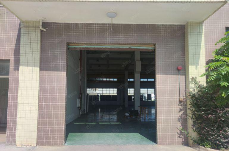 低价仲恺陈江中心位置一楼2000平方滴水8带装修厂房大小可分