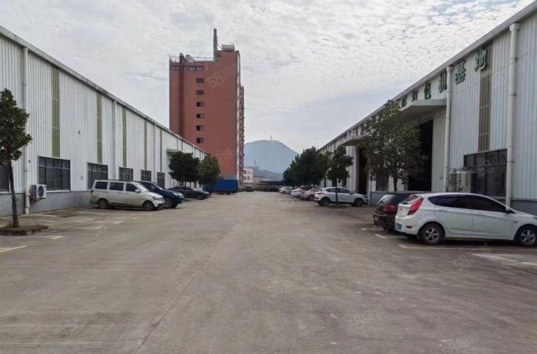 仲恺高新区潼湖高速口旁8400平带行车独院钢构公本厂房出租