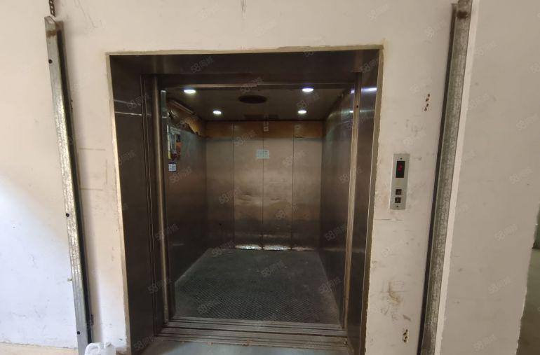 仲恺惠环二楼带装修厂房低价出租 面积1800平 可分租