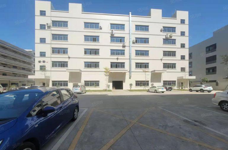 惠城新出楼上2000平实际面积低价出租厂房仓库八块带地坪漆！