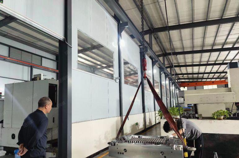 一楼9米高钢构厂房原房东1500平厂房出租，位于惠州仲恺陈江