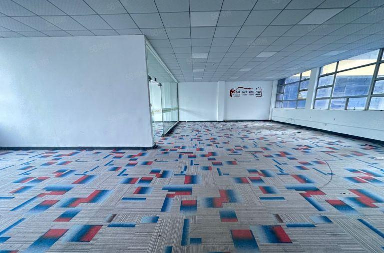 仲恺新空9块钱1200平厂房现成装修带办公室和地坪漆低价出租