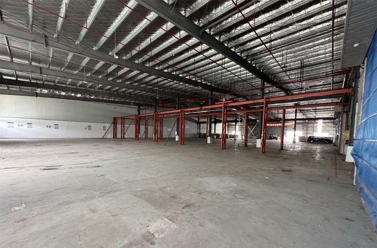 仲恺主干道边带行车8米钢构出租有红本行业不限配电充足