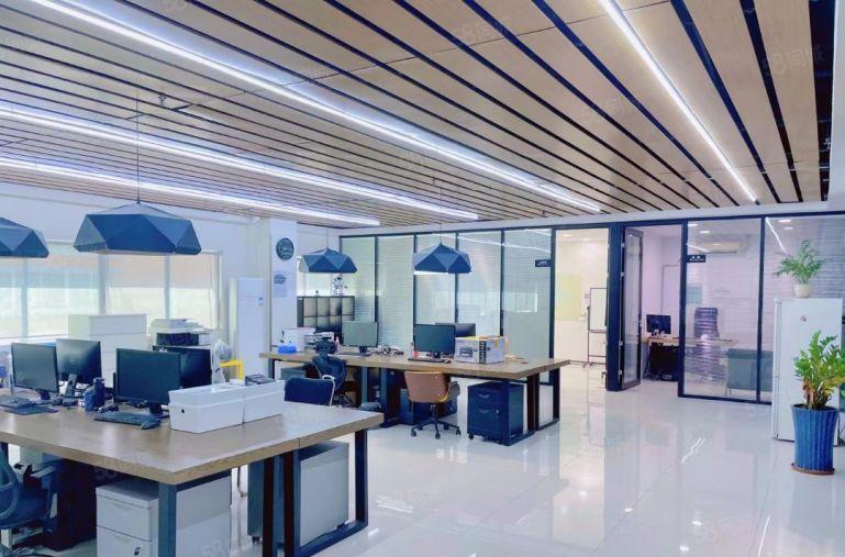 9元现成精装修厂房无转让费出租现成水电装卸货方便